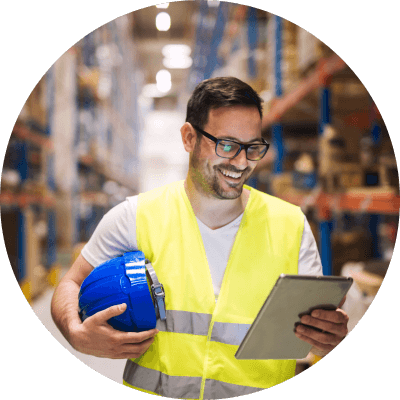 zen-warehouse-employee-with-tablet